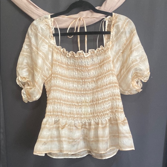 Yuni Yuni Elegant Cream Women's Top - Picture 1 of 4